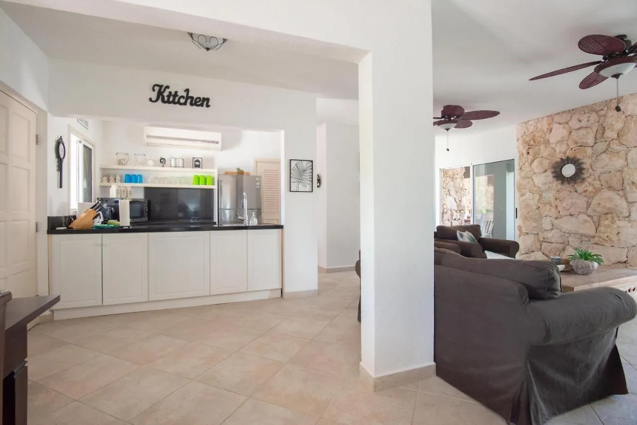 Casa Karlina Villa Palm Beach
