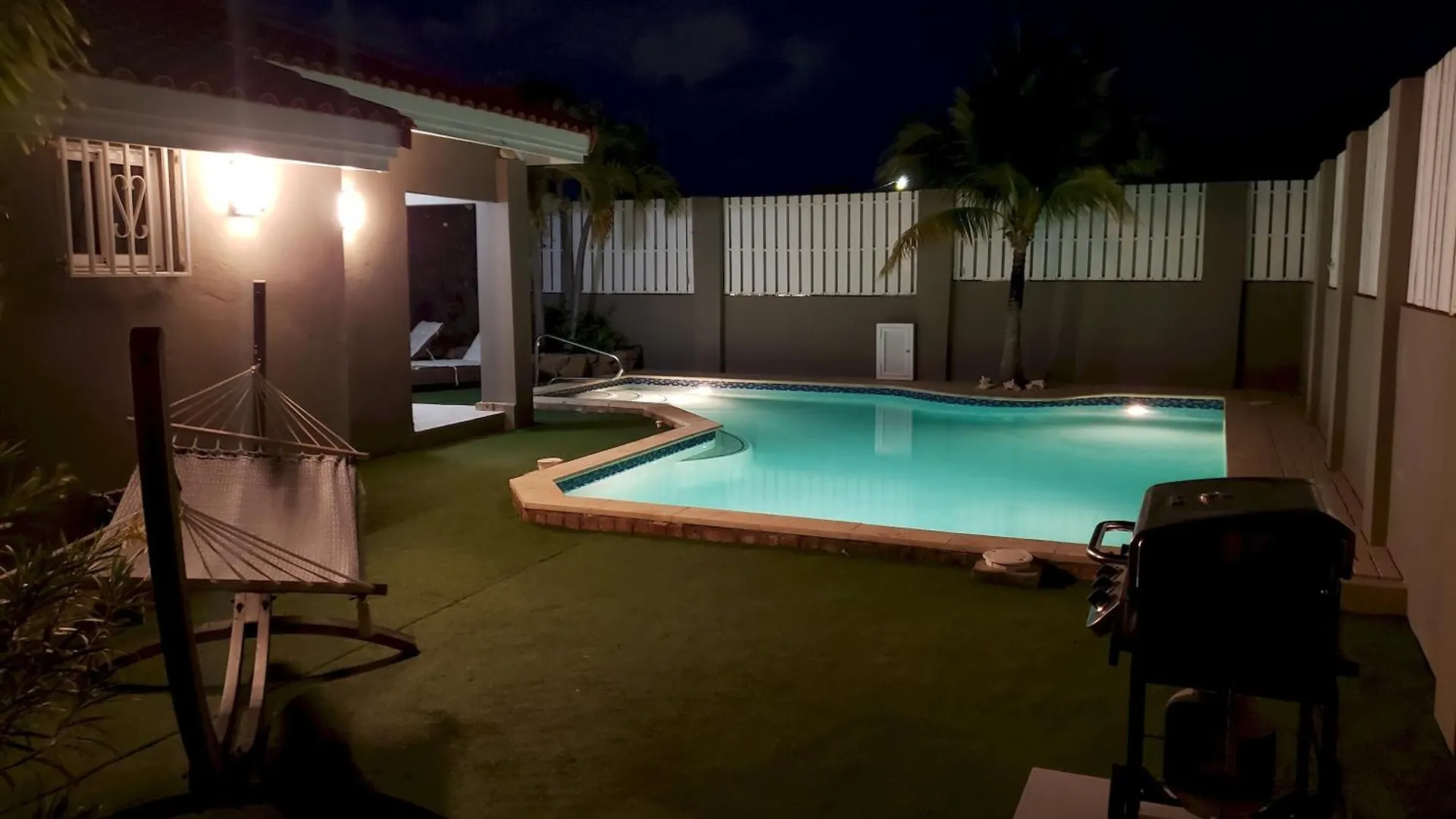 Casa Karlina Villa Palm Beach Aruba